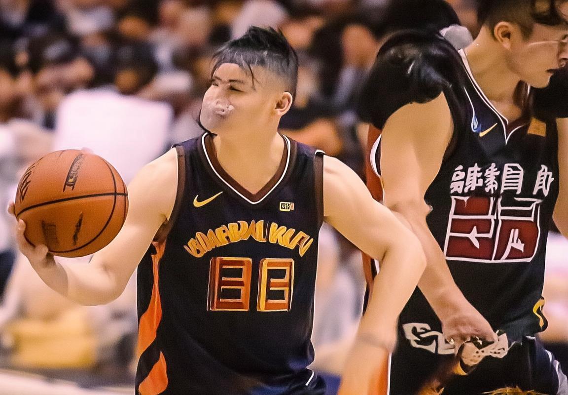 305爵士VS灰熊：激情对决，篮球盛宴精彩回顾